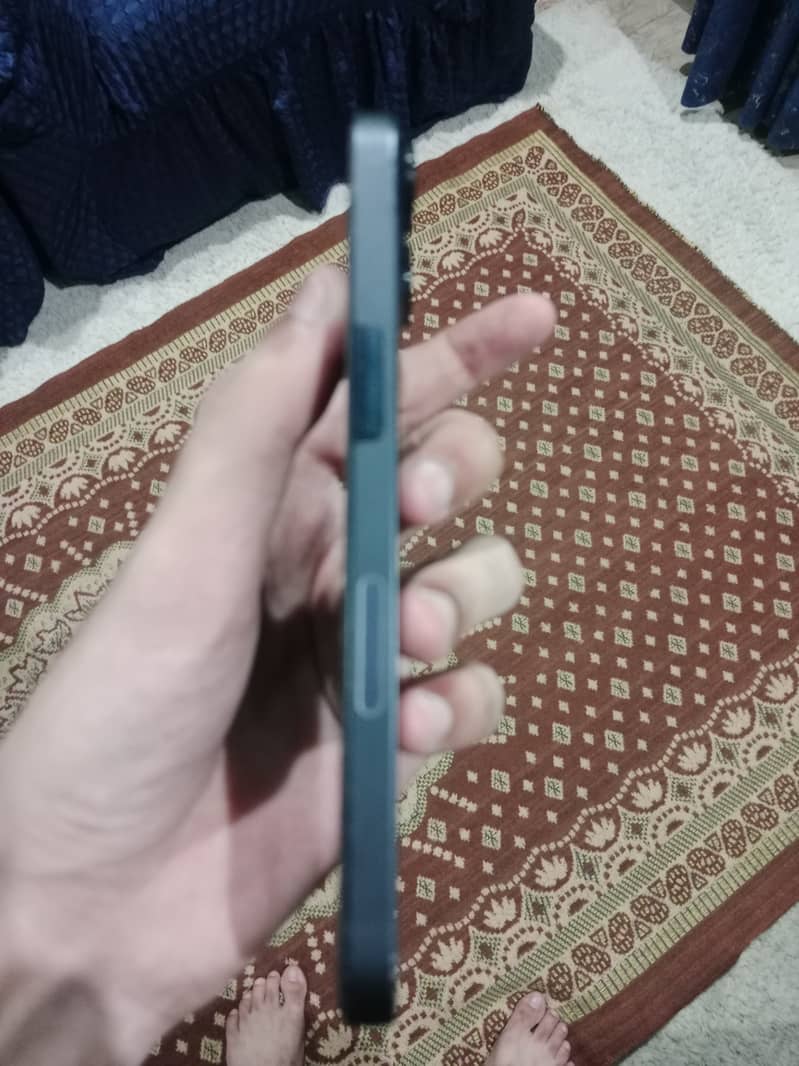 Apple iPhone 13 3