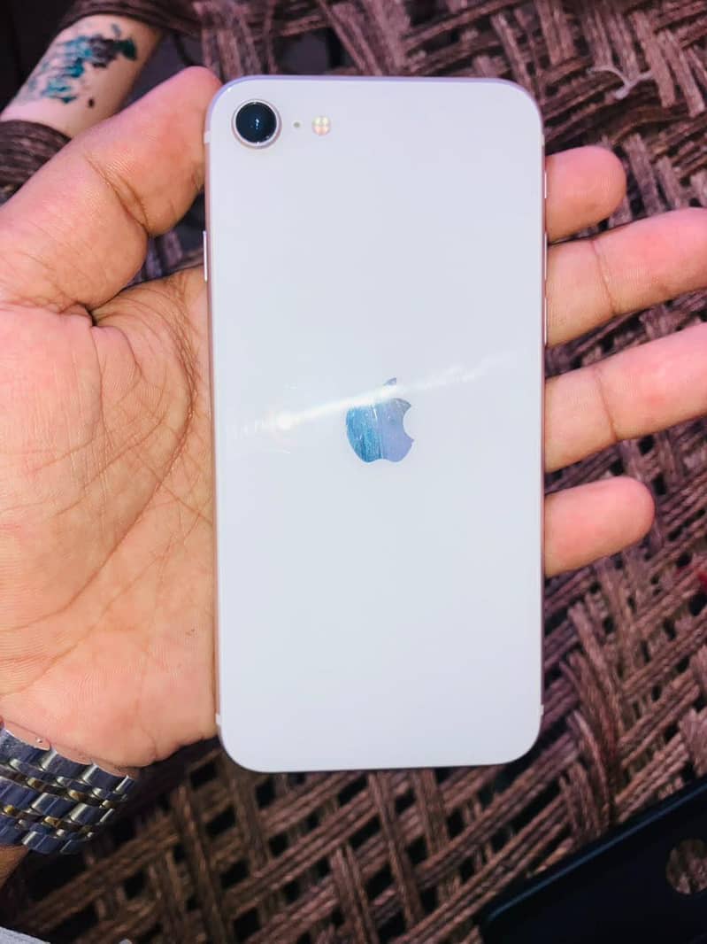 Apple iPhone SE 3rd generation 3