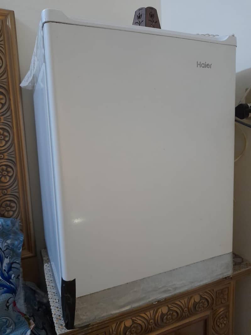 mini refrigerator 0