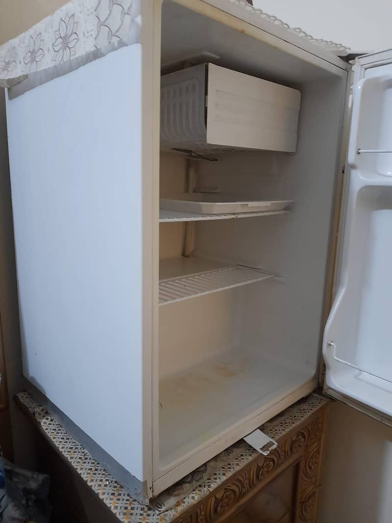 mini refrigerator 1