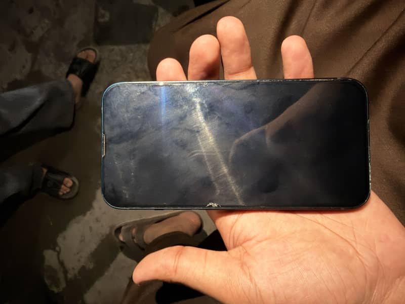 Apple iPhone 13 6