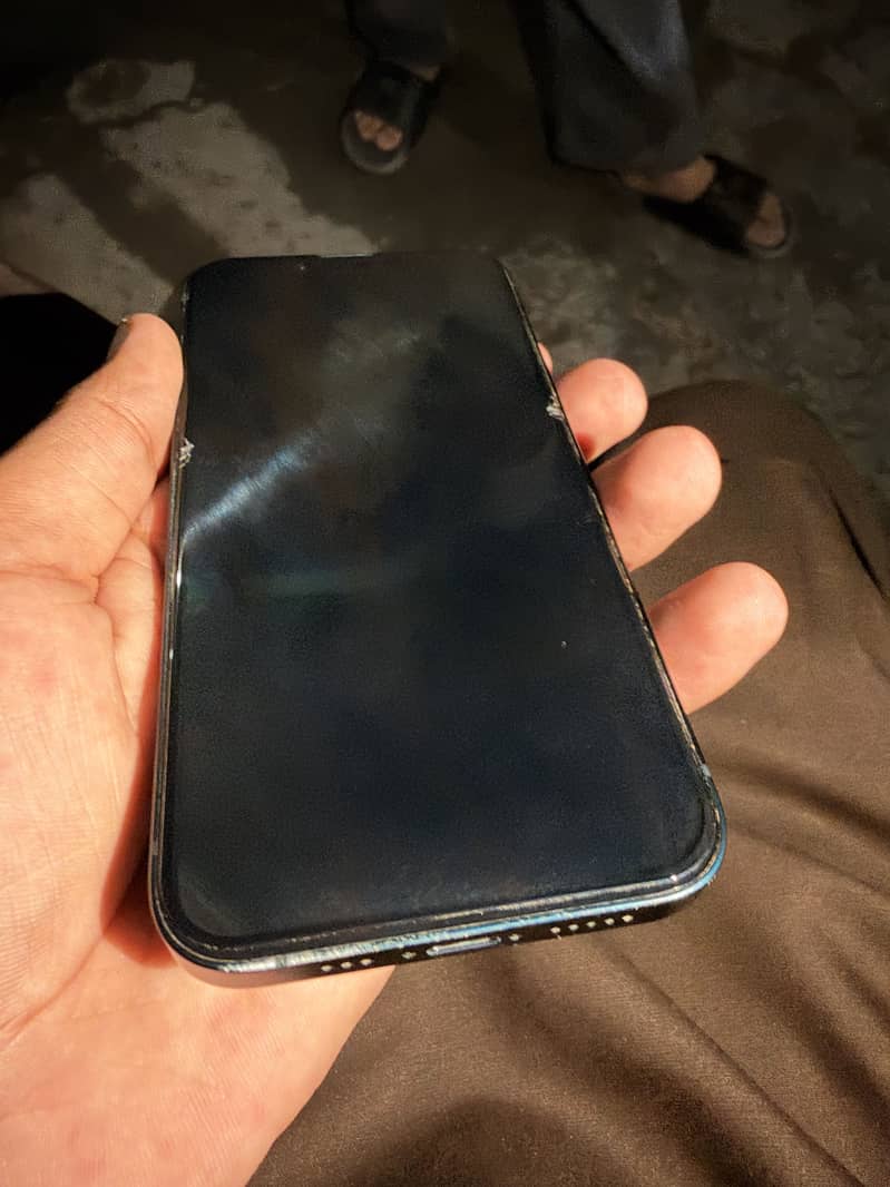 Apple iPhone 13 7