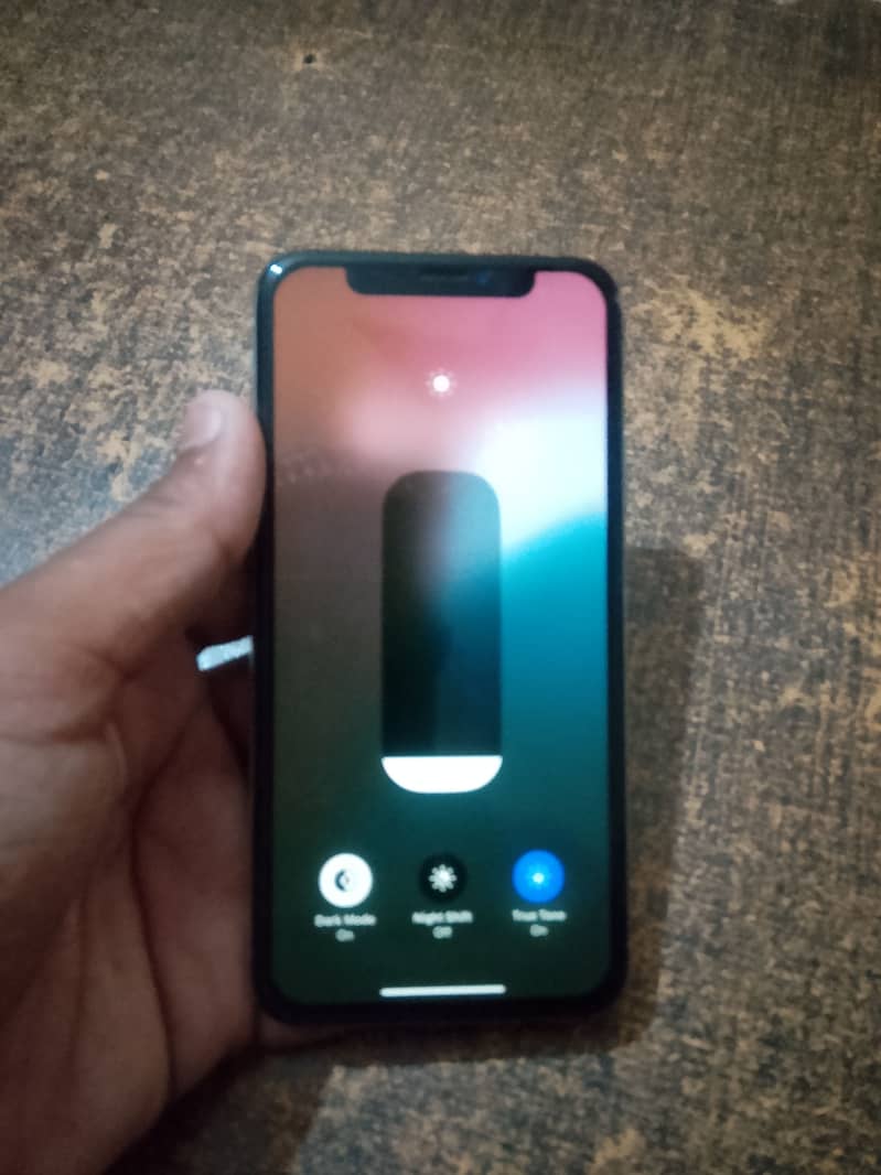 Apple iPhone XS 4