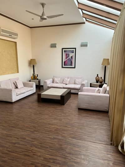 1 KANAL OWNER BUILD ARTISTIC BANGLOW IN DHA PHASE 1 (100%) DEAL