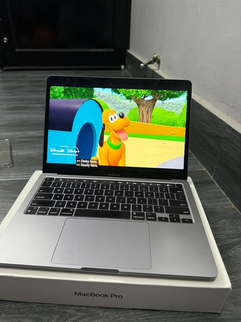 MacBook 1