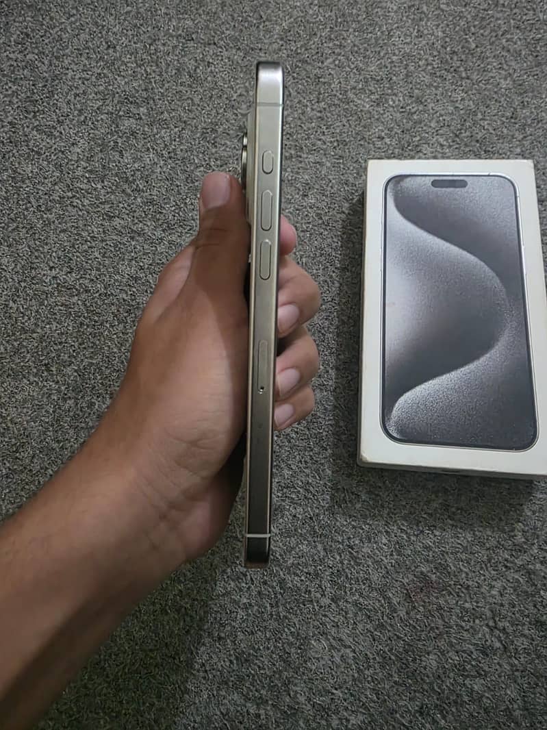 Apple iPhone 15 Pro Max 1