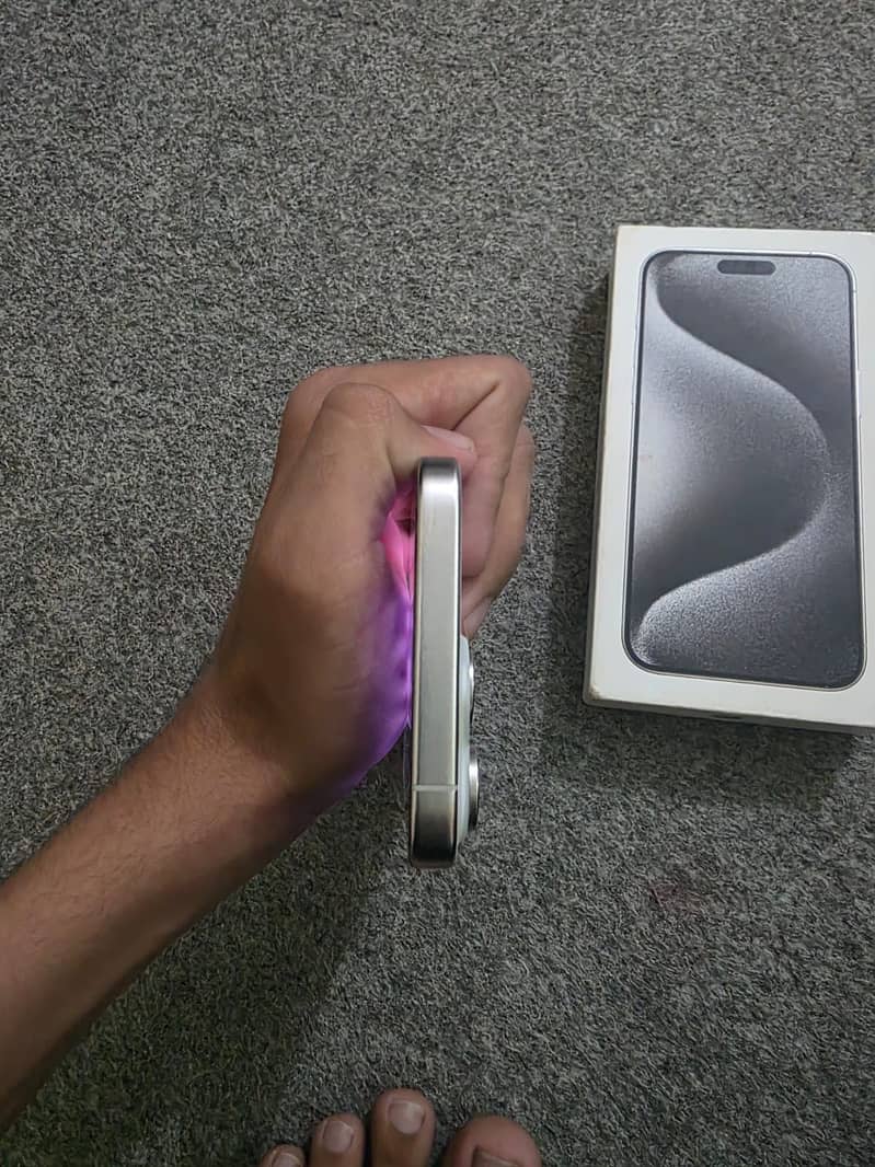 Apple iPhone 15 Pro Max 2