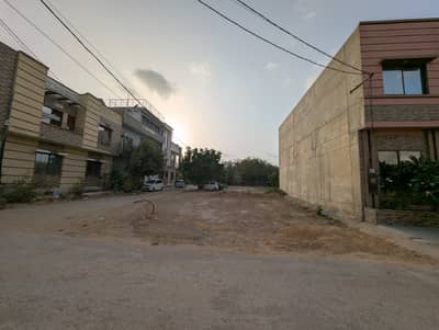 Corner Plot For Sale 165sqyrd In Sector R-3 Outclass Location
