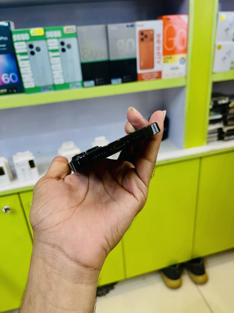 Apple iPhone 14 Pro 1