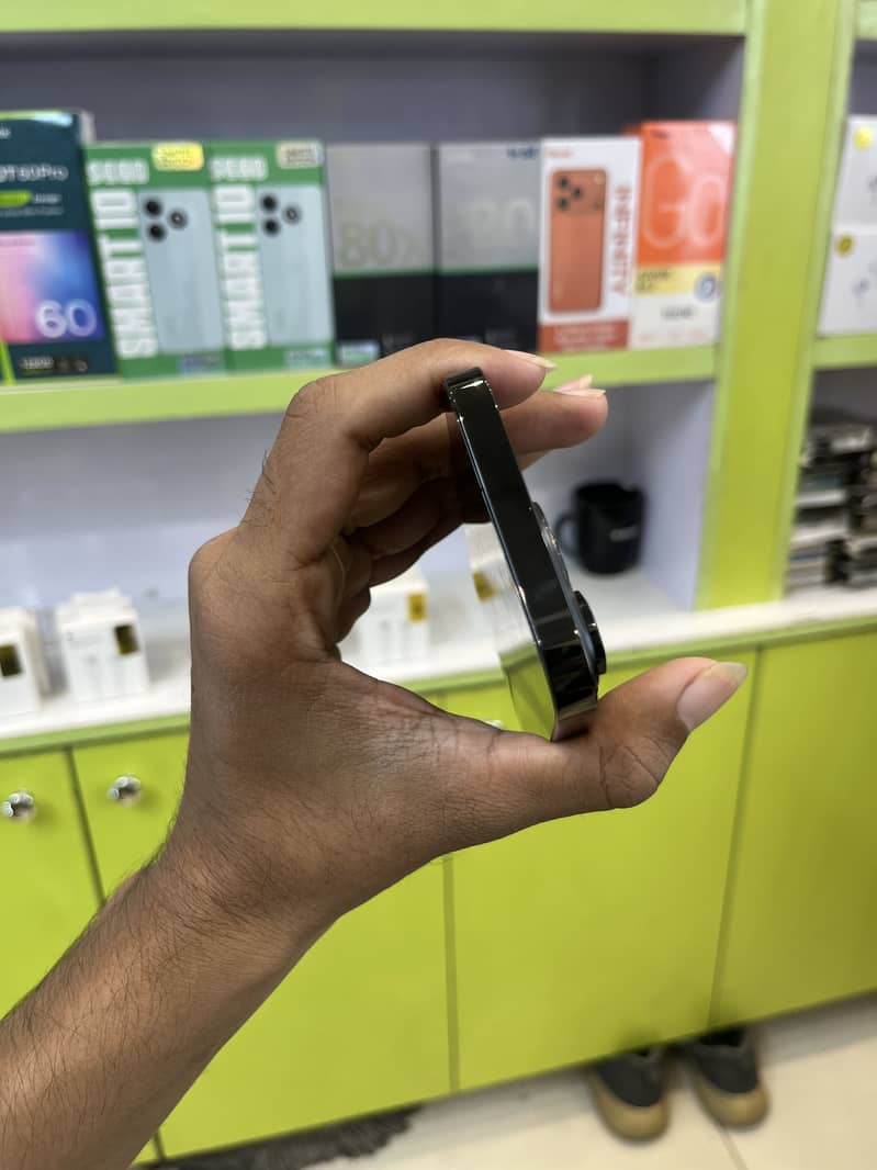 Apple iPhone 14 Pro 3