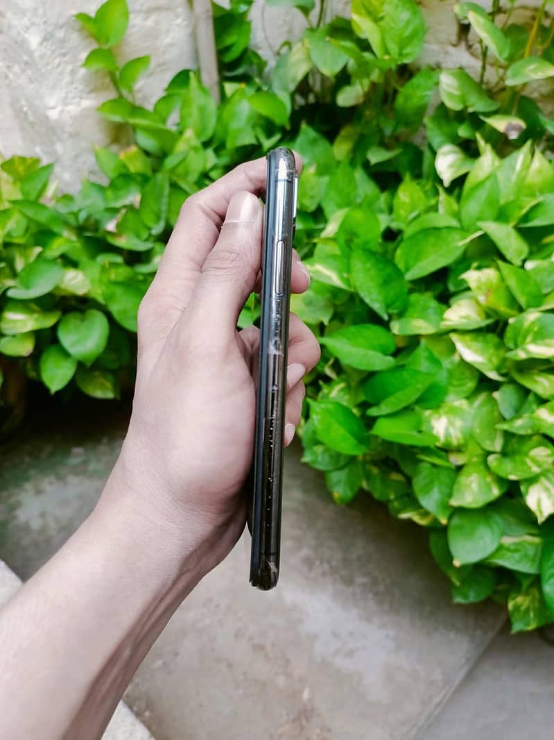 Apple iPhone X 2