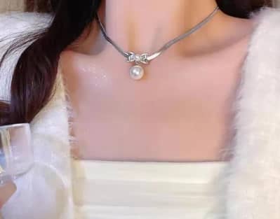 Stainless steel pearl pendant Necklace Silver Bow Design