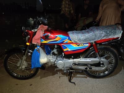 selling my new  cd 70cc