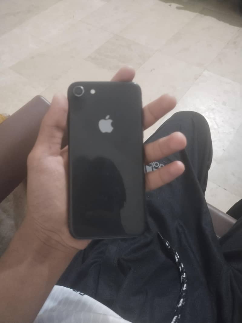 Apple i phone 8 | 64gb 1