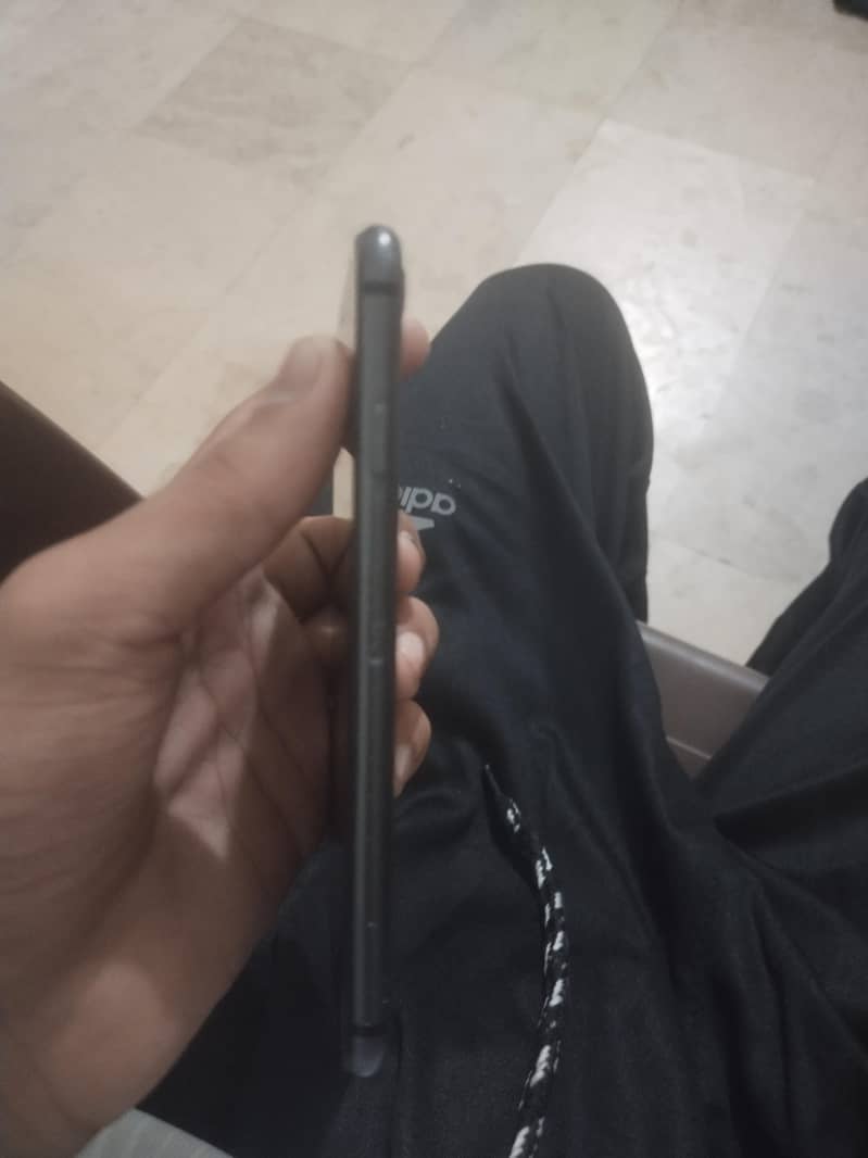 Apple i phone 8 | 64gb 2