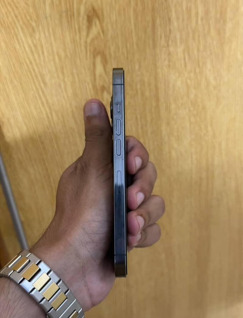 Apple iPhone 13 Pro 2