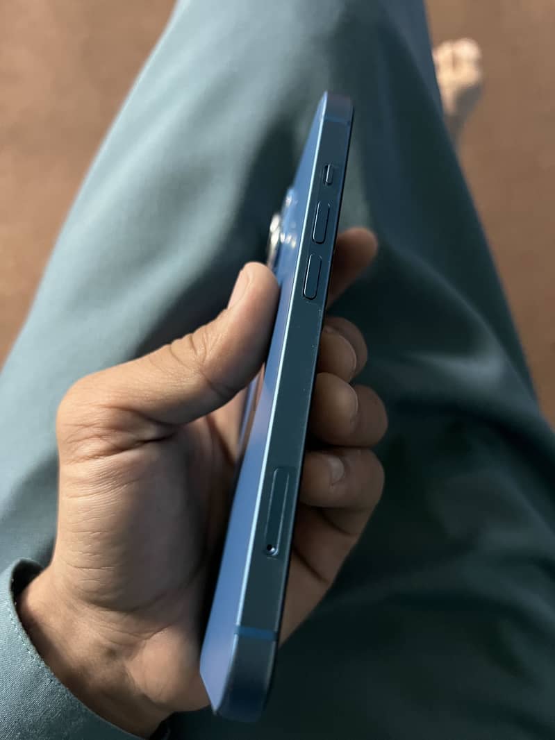 Apple iPhone 13 1