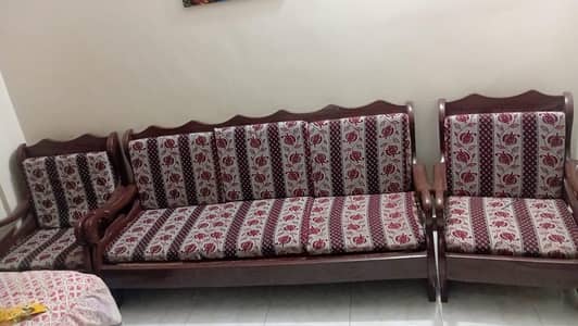 3 piece sofa set, 1 sethi, 1 table with seats