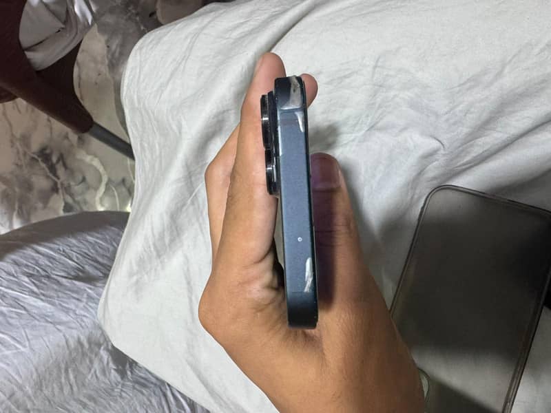 Apple iPhone 14 6