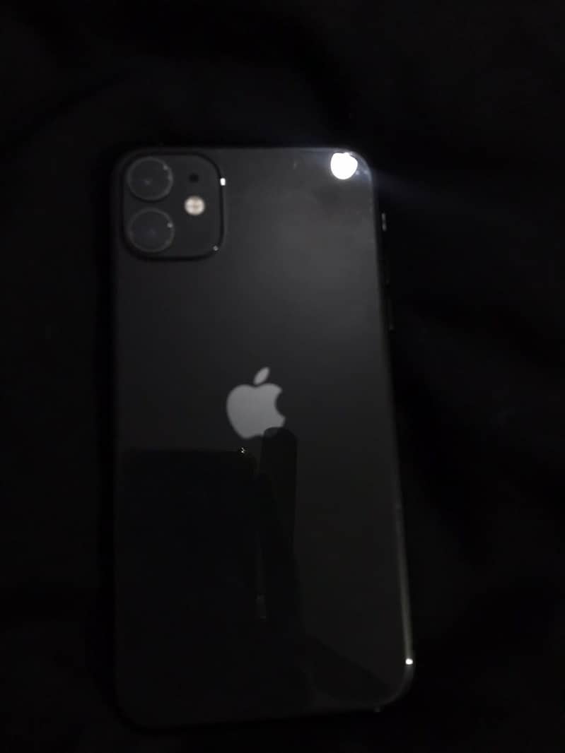 Apple iPhone 11 3