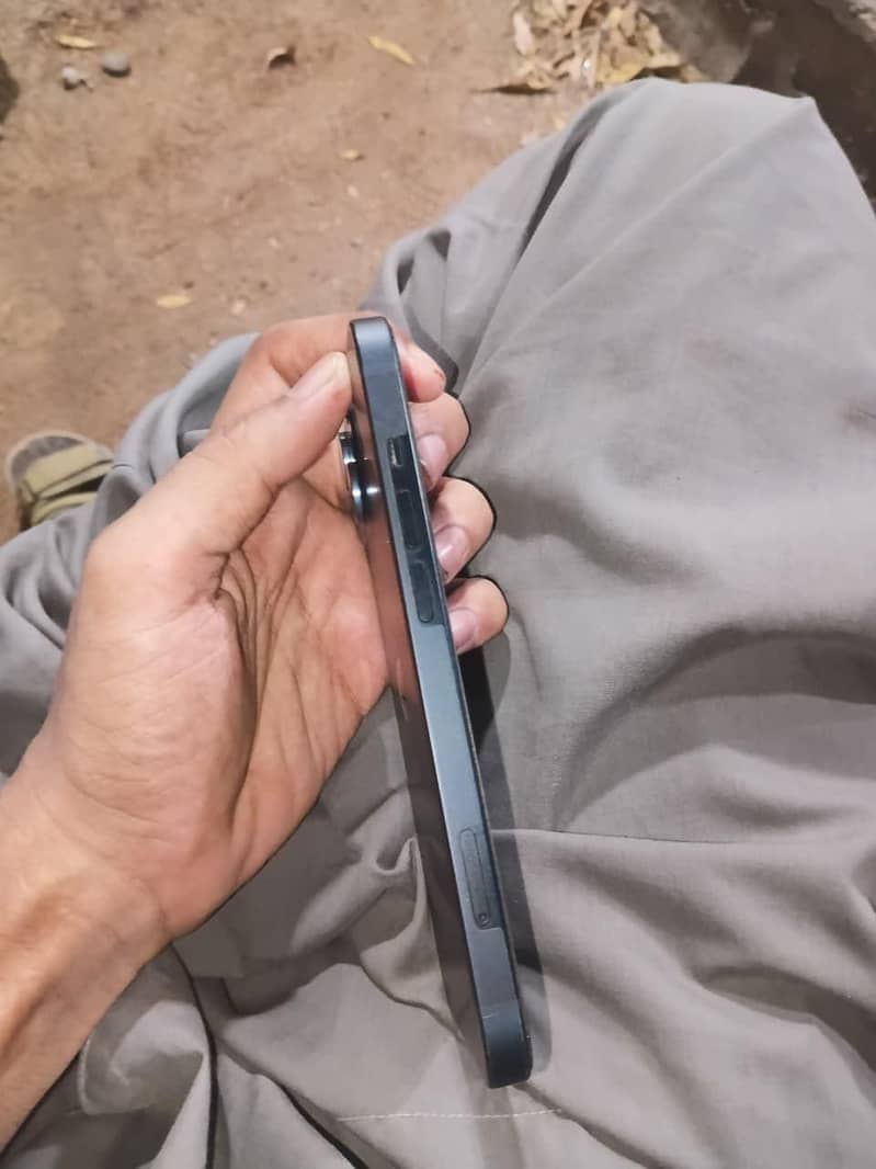 Apple iPhone 13 1
