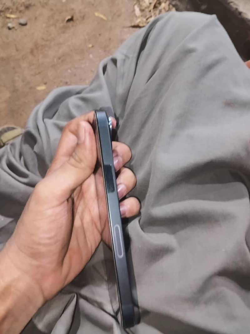 Apple iPhone 13 2