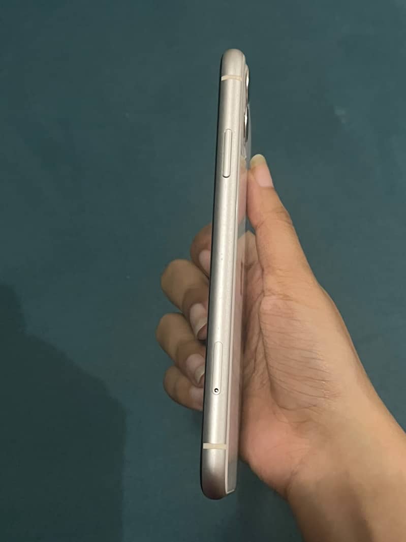 Apple iPhone 11 5