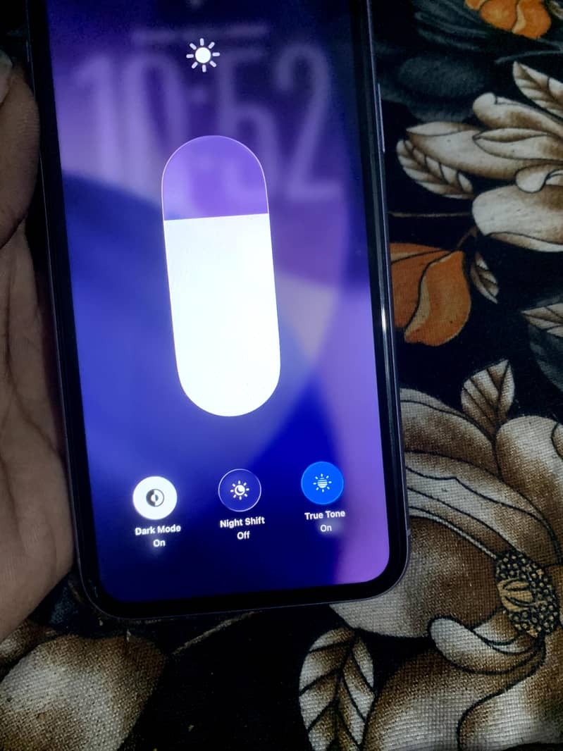 Apple iPhone 11 4