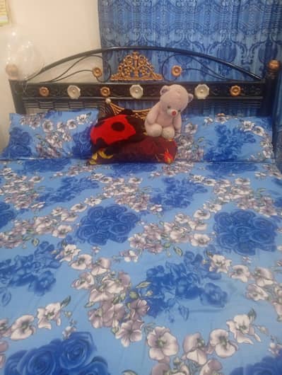 King-size bed