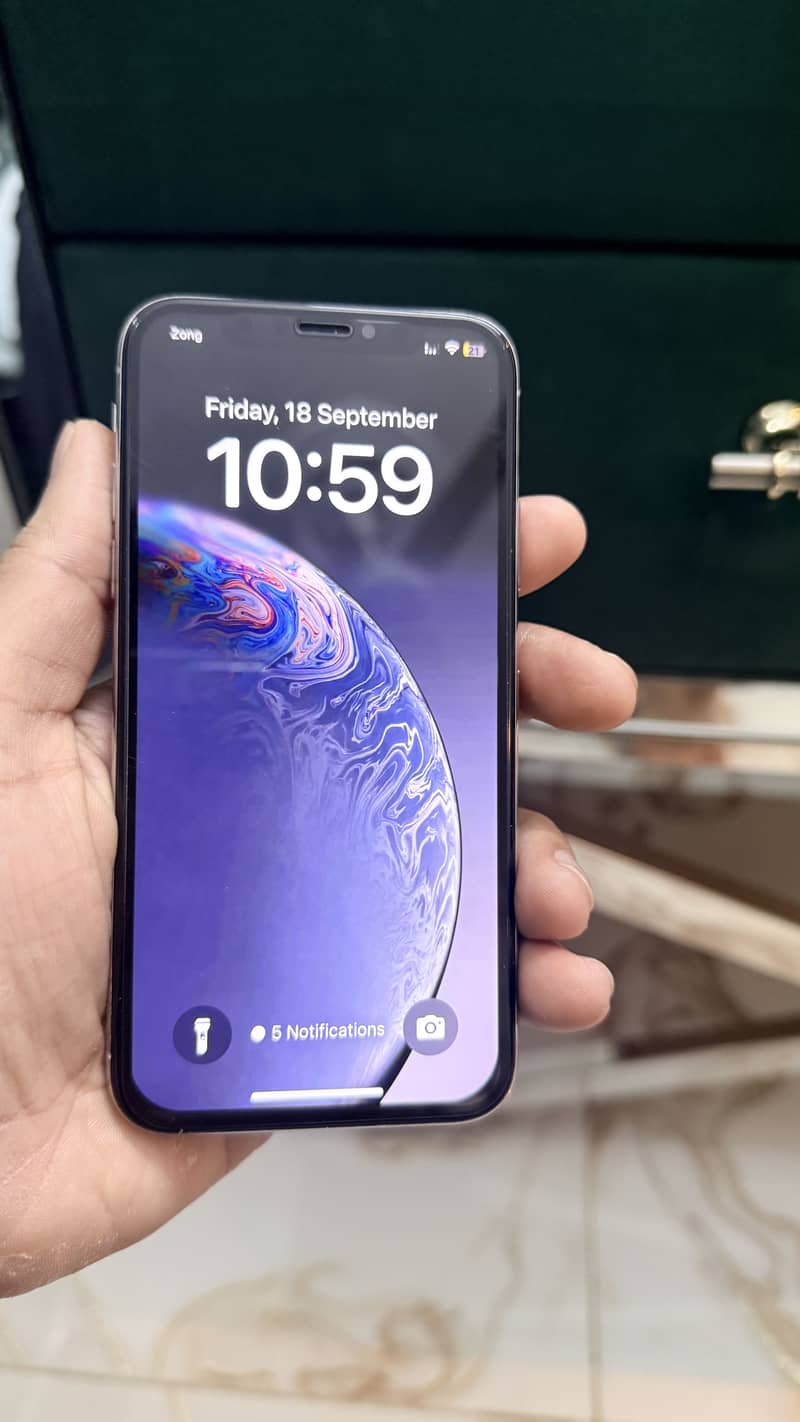 Apple iPhone X 4