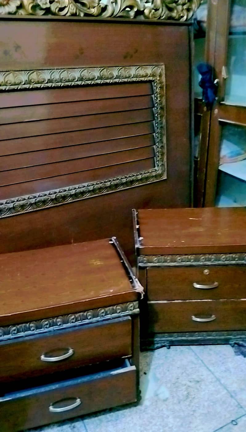 double bed with side tables dressing 1