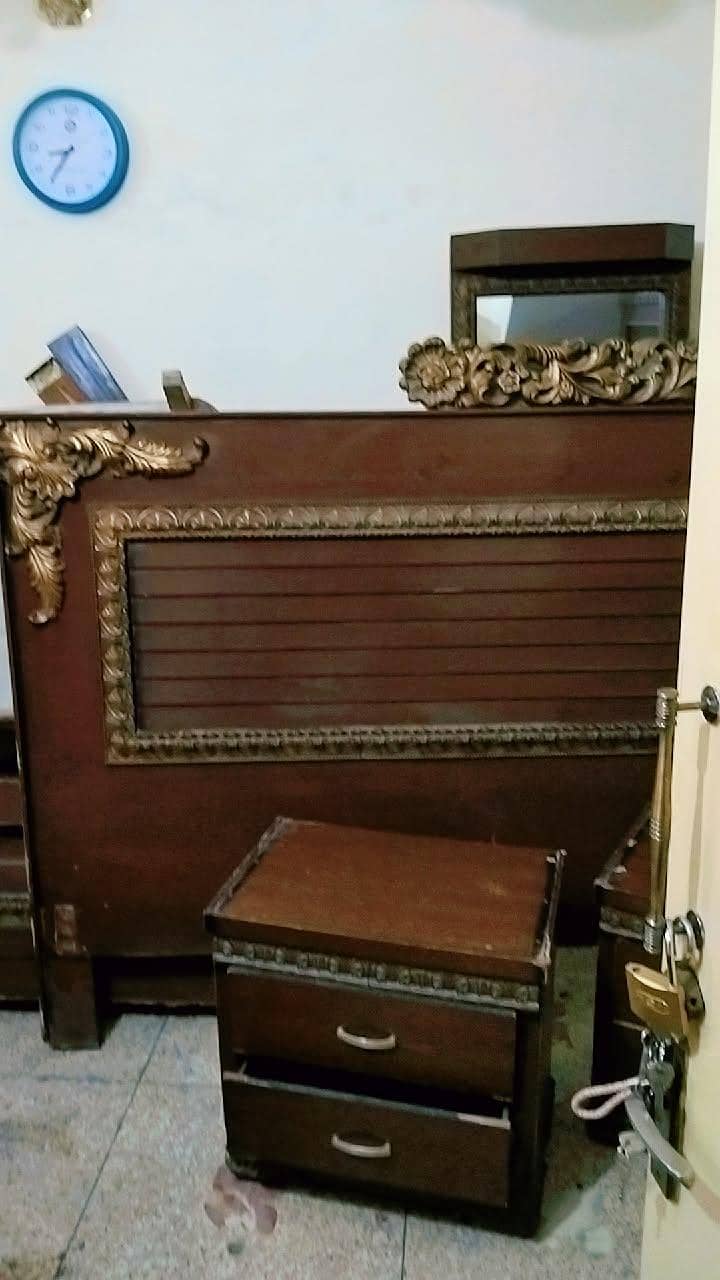 double bed with side tables dressing 2