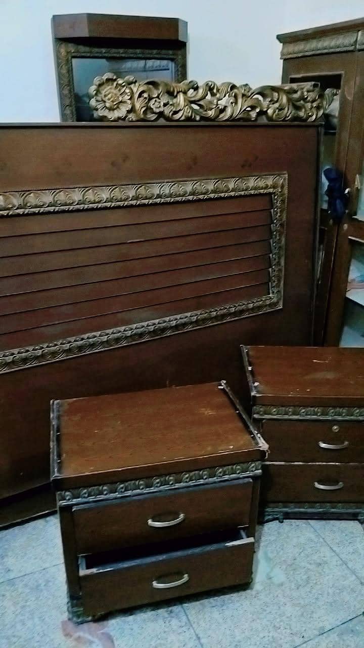 double bed with side tables dressing 3