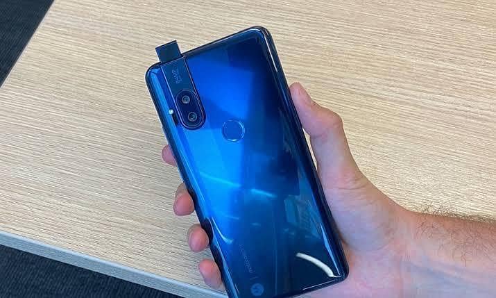 Motorola One Hyper 1