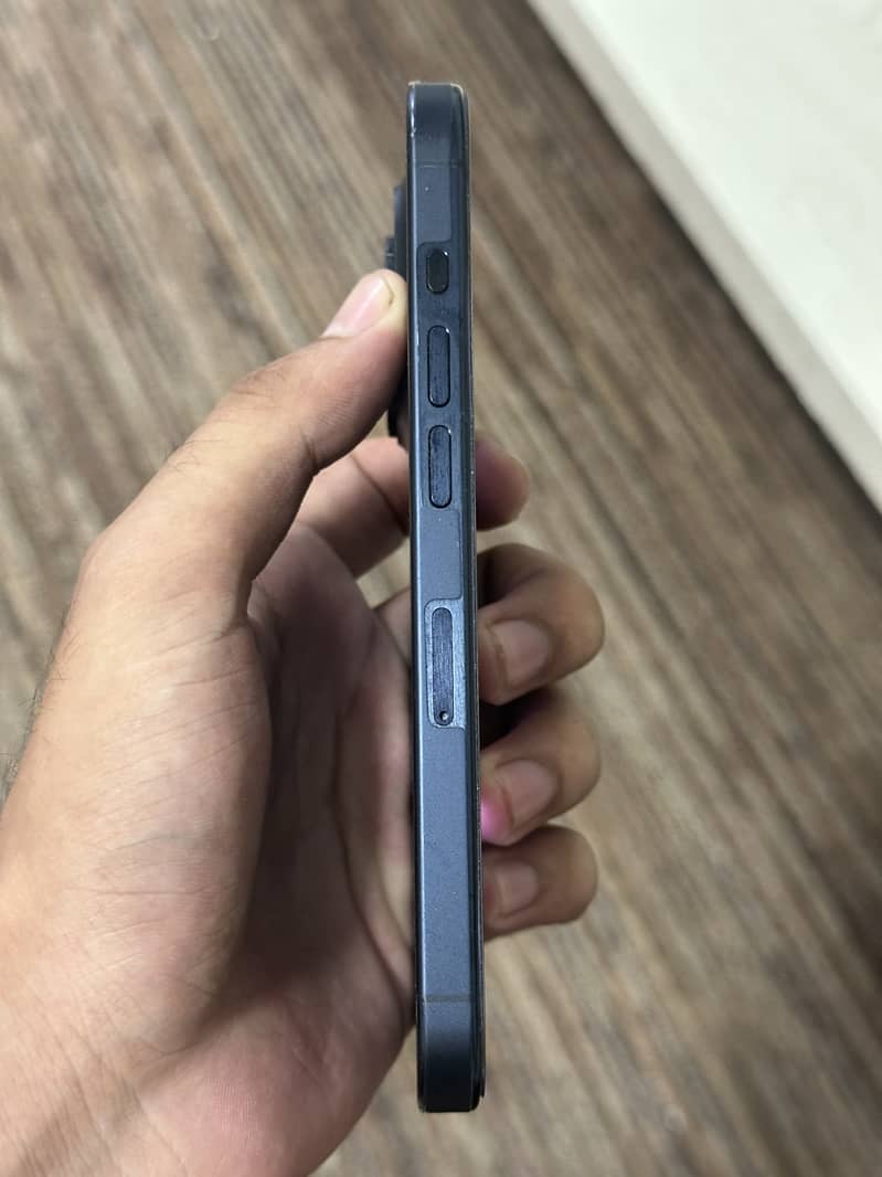 Apple iPhone 15 Pro 1