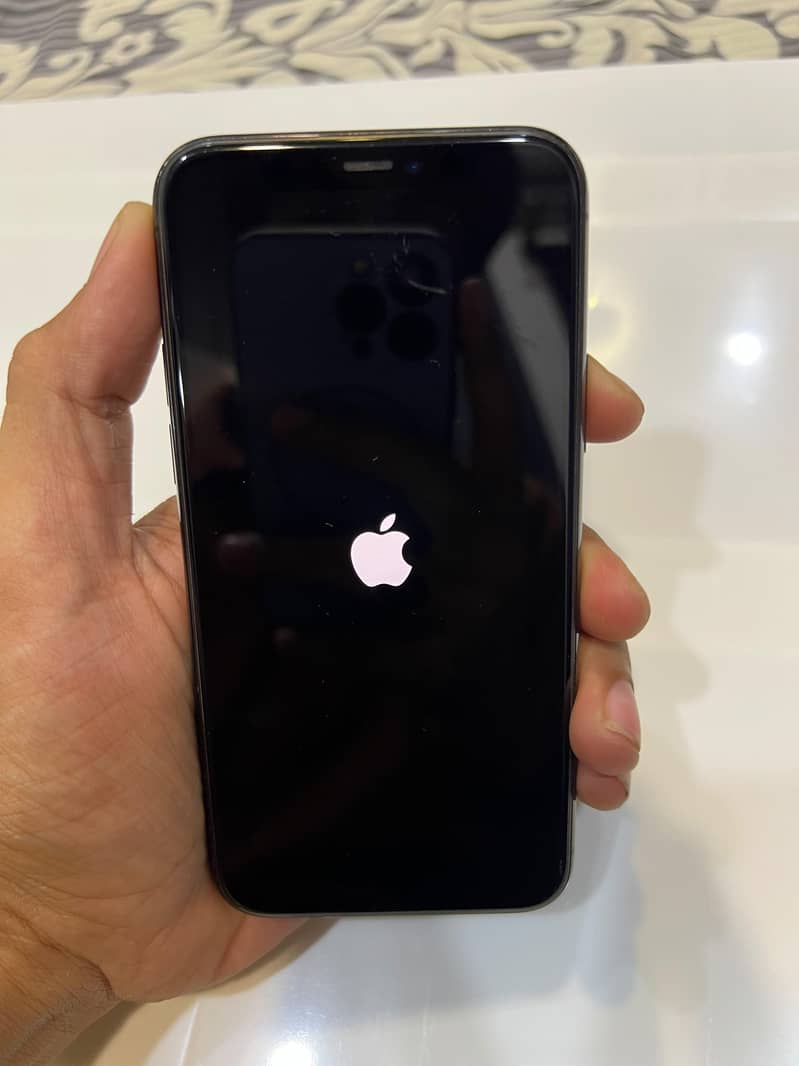 Apple iPhone 11 Pro 1