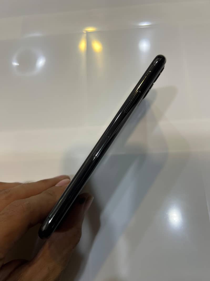 Apple iPhone 11 Pro 6
