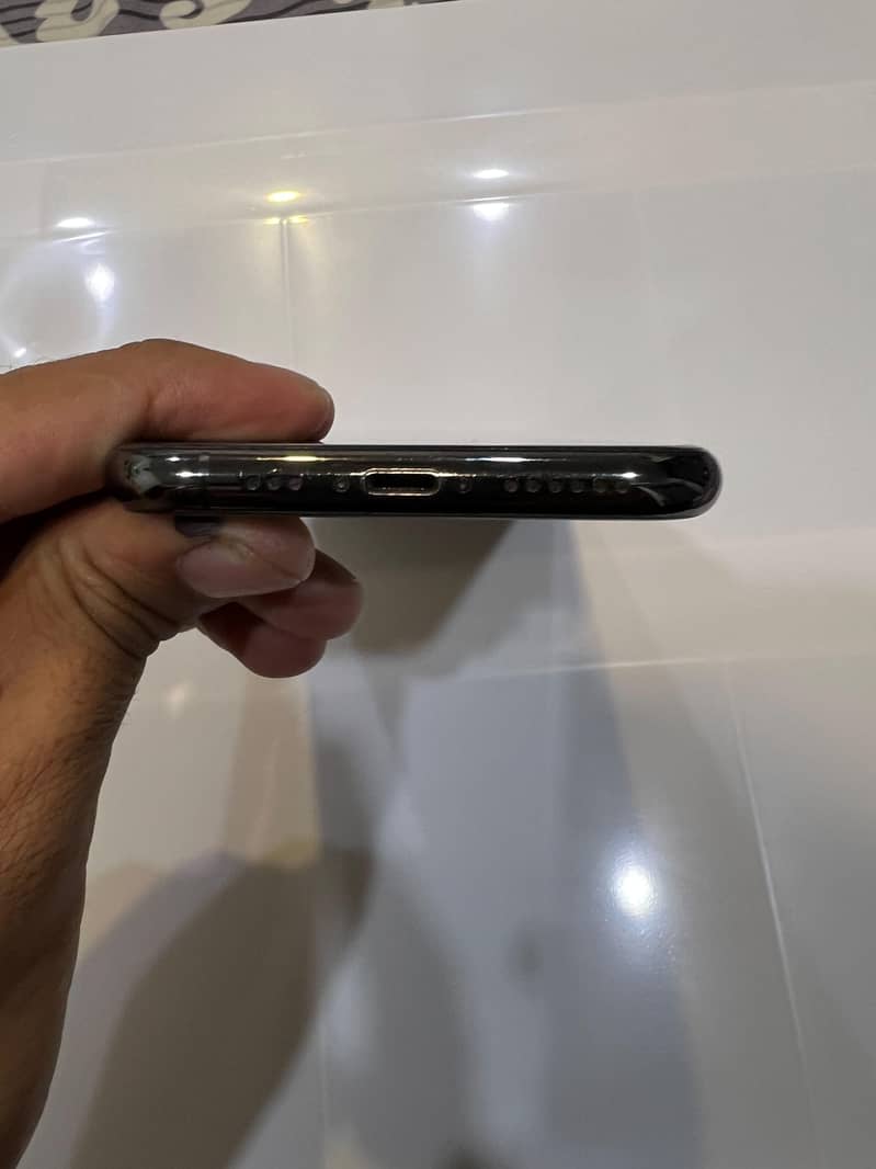 Apple iPhone 11 Pro 7