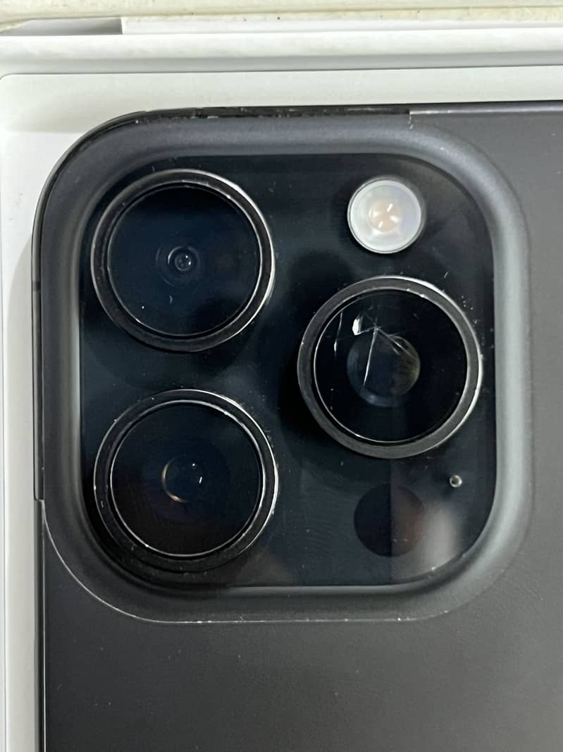 iPhone 15 Pro Max 6