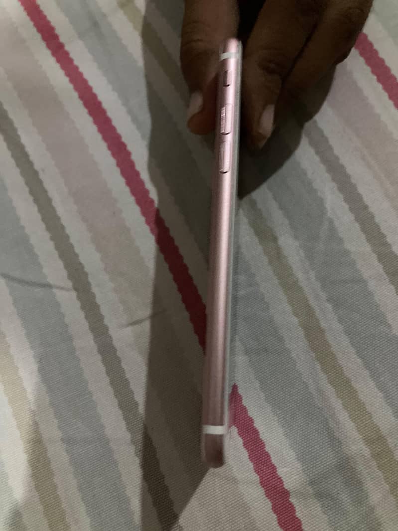 Apple iPhone 7 1