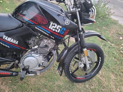 Yahama ybr G