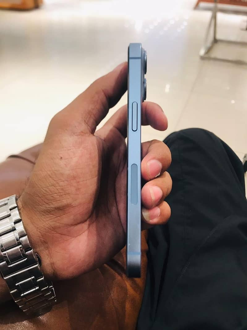 Apple iPhone 14 3