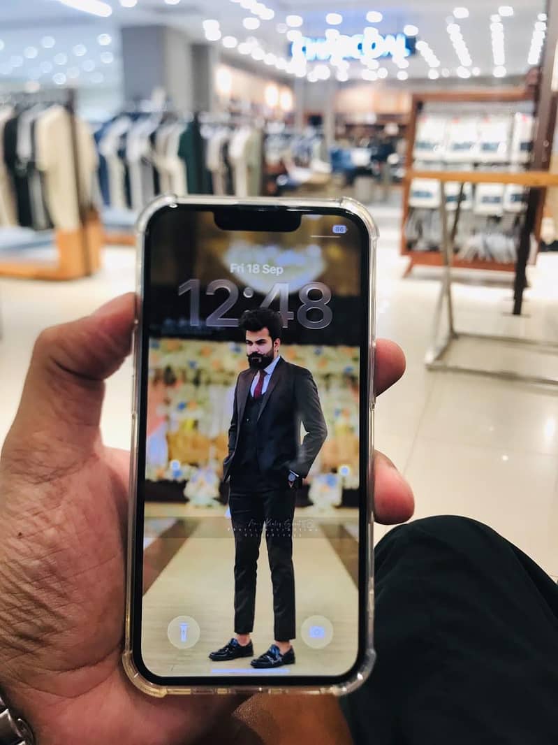 Apple iPhone 14 4