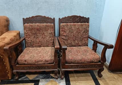 Beautiful 5-Seater Elegant Carved Wooden Sofa Set for Sale