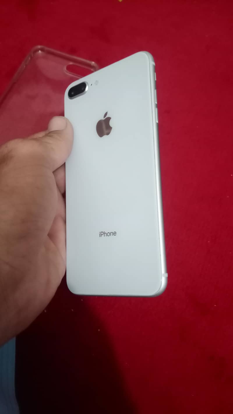 Apple iPhone 8 Plus 1