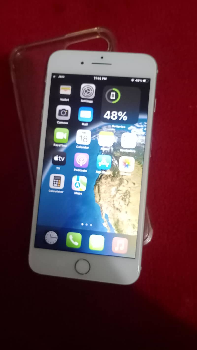 Apple iPhone 8 Plus 4
