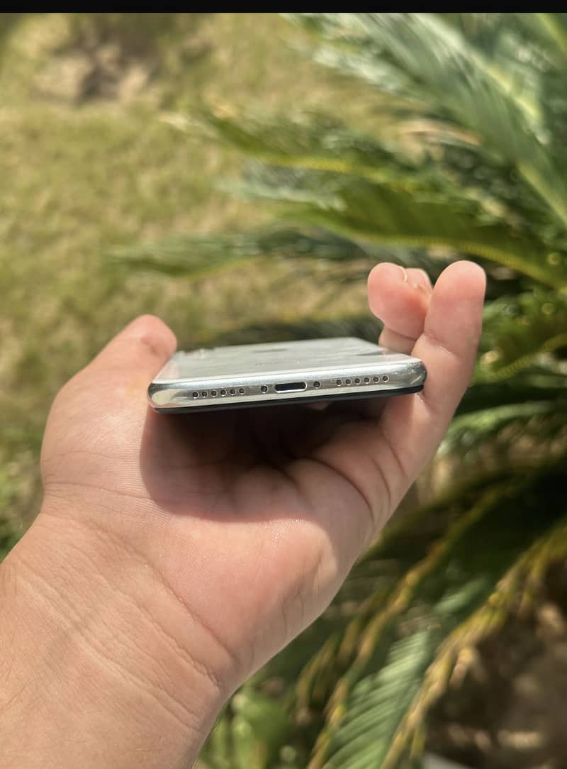 Apple iPhone X 0
