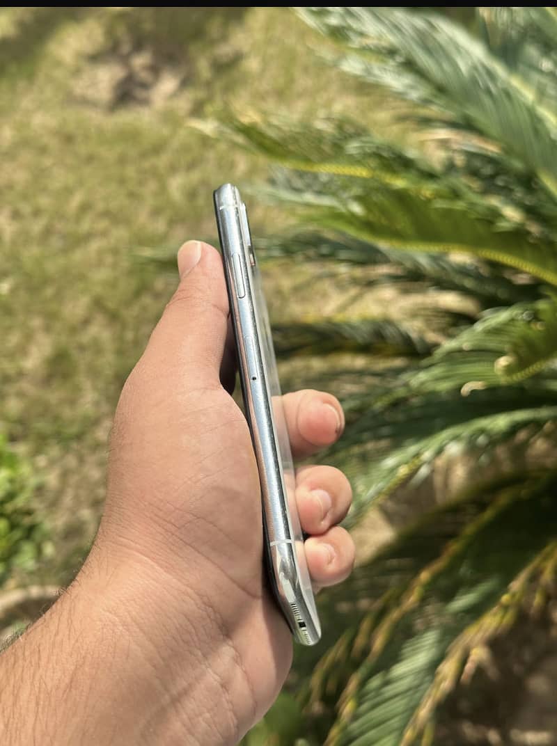 Apple iPhone X 2