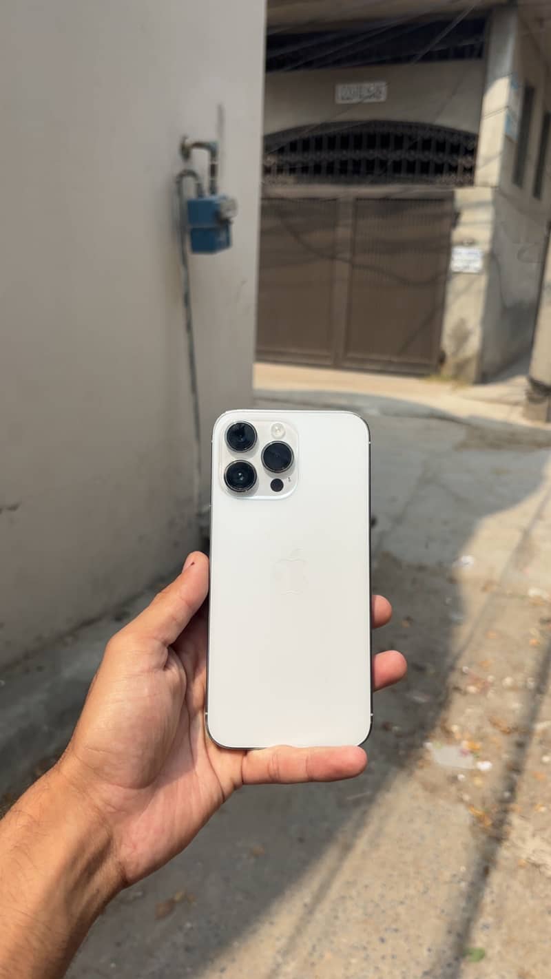 Apple iPhone 14 Pro Max 0