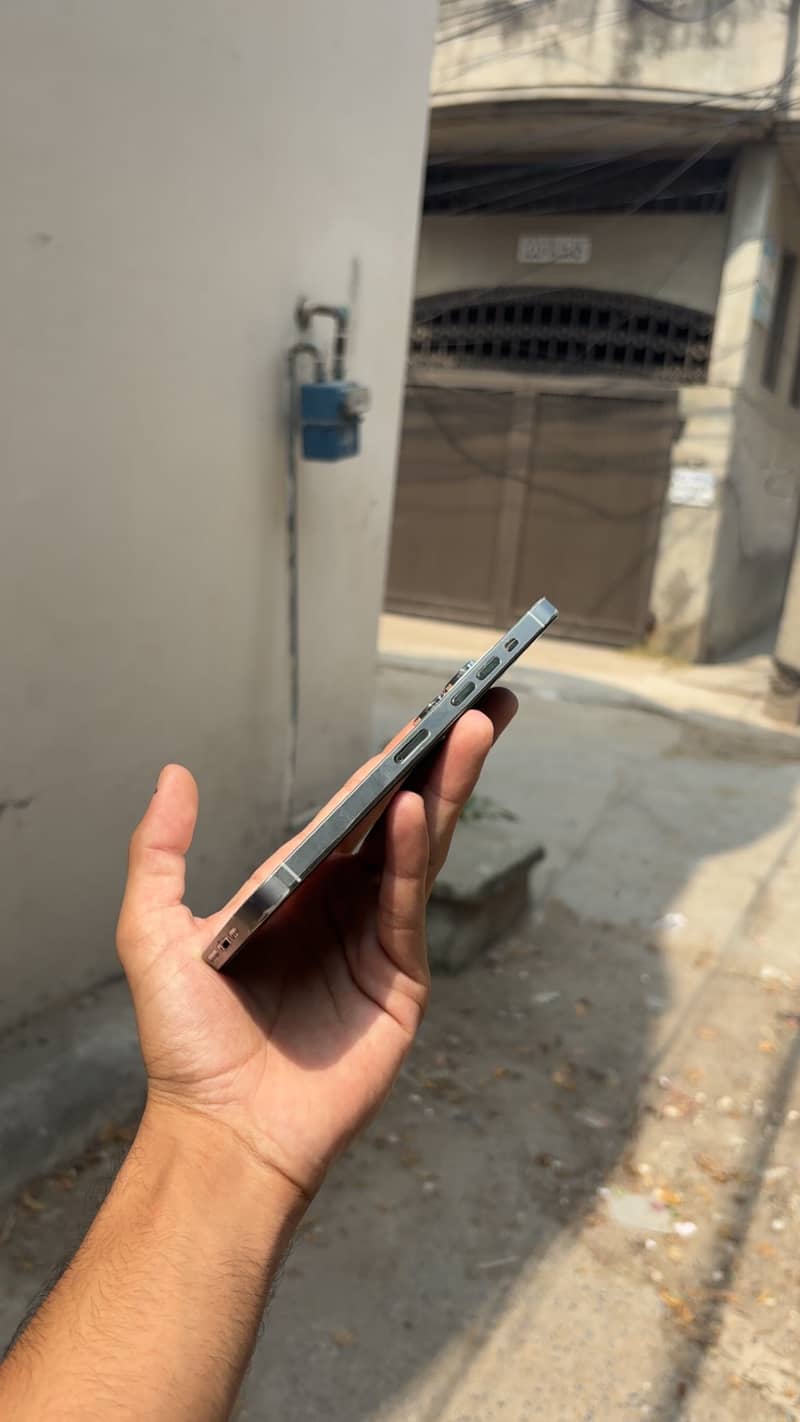Apple iPhone 14 Pro Max 1